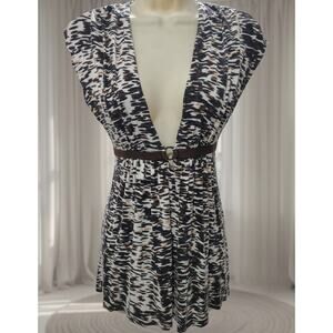 EXPRESS Women's Top Sz M / Medium - Sleeveless Empire top